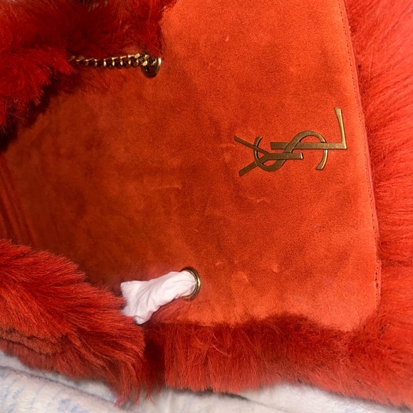 Saint Laurent Small Kate Reversible Shoulder Bag in a vibrant poppy red - Picture 10 of 10